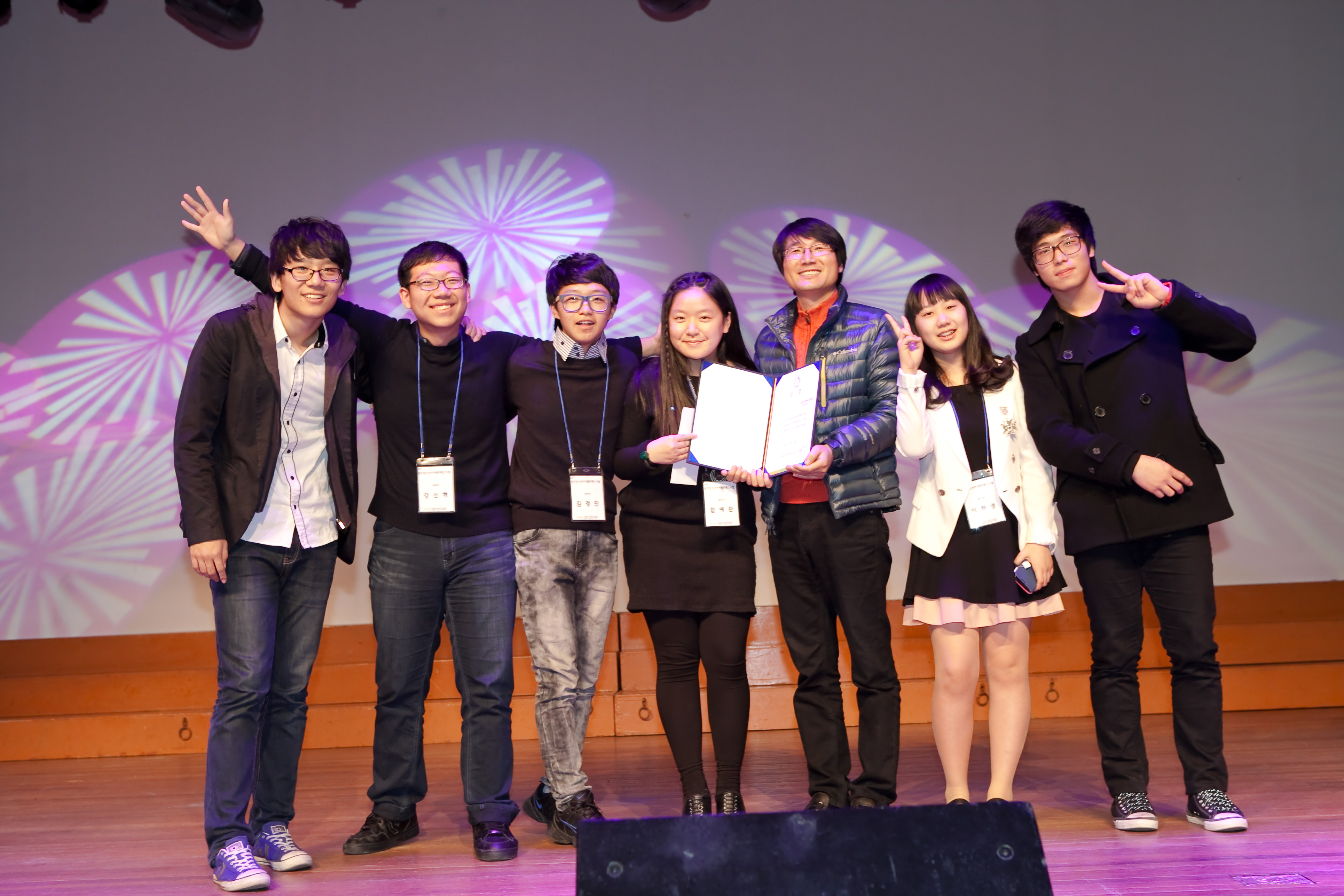 �������